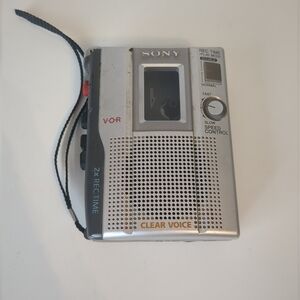 Sony TCM-200DV Cassette-Corder Portable Voice Recorder Clear Voice. Untested